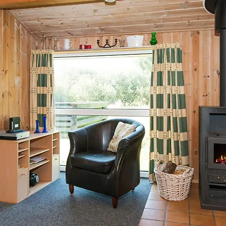 6 Person In Fano-by Traum *