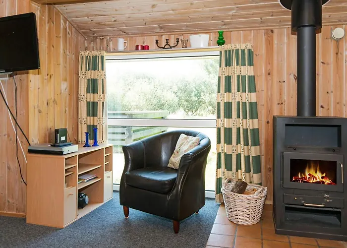 6 Person In Fano-by Traum *