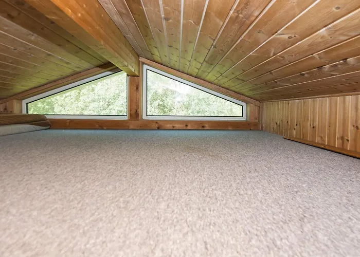 6 Person In Fano-by Traum