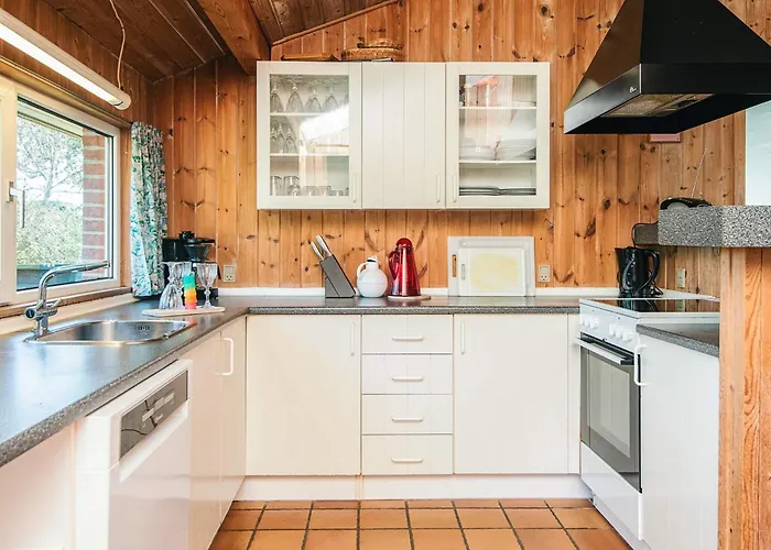 6 Person In Fano-by Traum